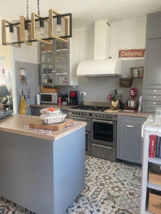 Appartement Avec Jardin En Ville LʼIsle-sur-la-Sorgue Exterior foto